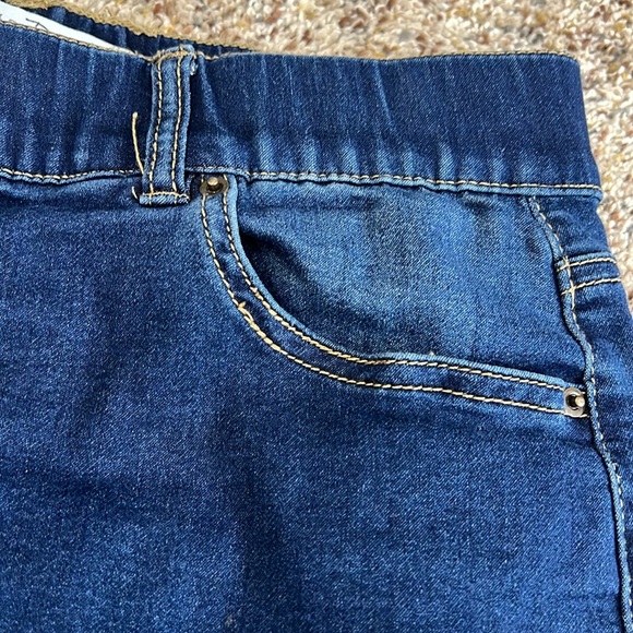 Denim skirt size 4 - Picture 4 of 6